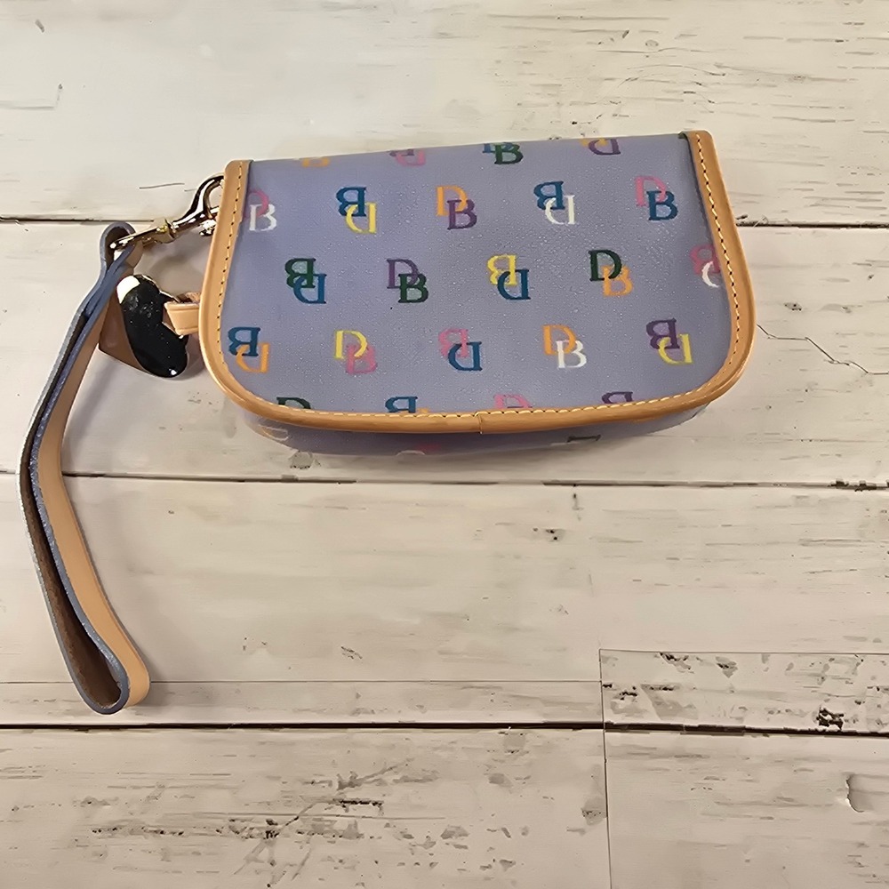 Dooney & Bourke Multicolor DB Logo Wristlet Lavender Blue Canvas Heart Charm - Picture 7 of 7